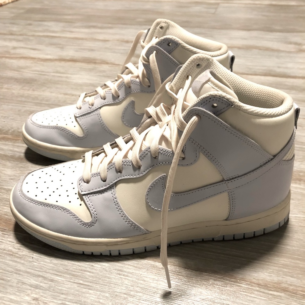 Women’s Nike Mid-Rise Dunks